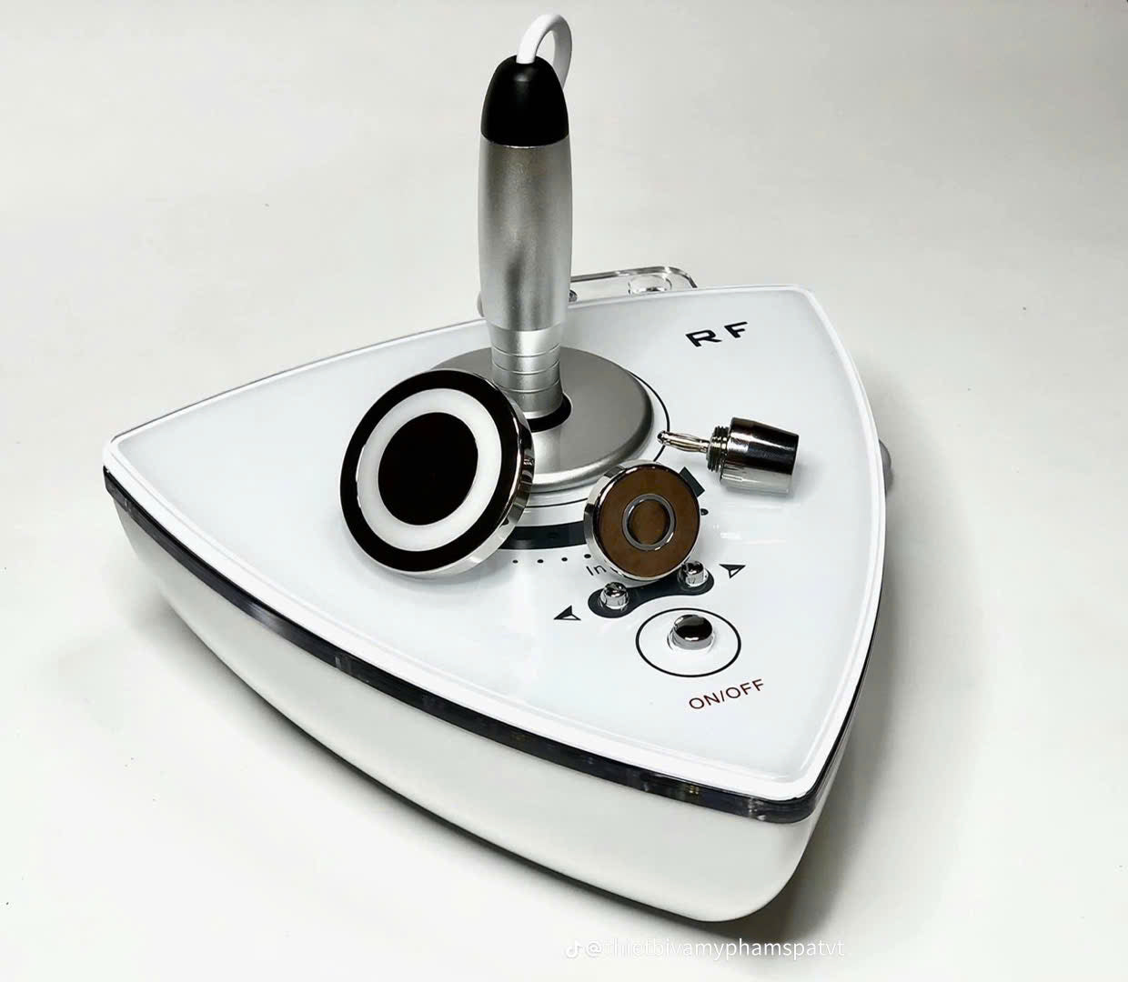 RF Three-Head Lifting and Wrinkle Removal Machine – Made In Korea